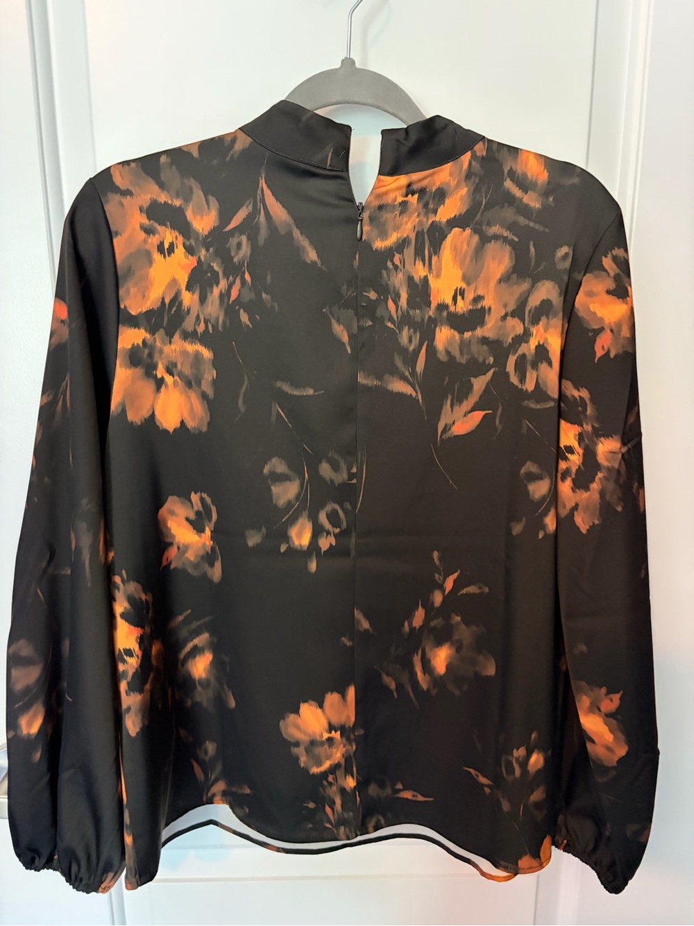Banana Republic KEYHOLE MOCK-NECK BLOUSE L - Picture 3 of 3